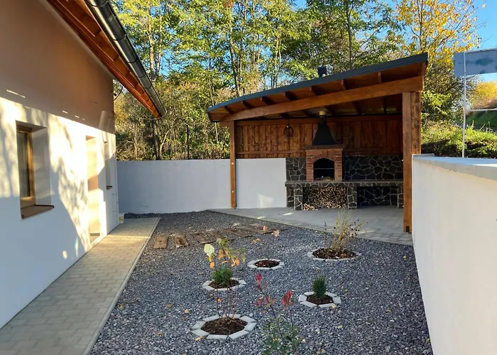 Holiday Home Pocuvadlo בית נופש